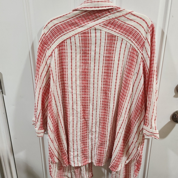 Catherine's button-up top 2x - Picture 5 of 6